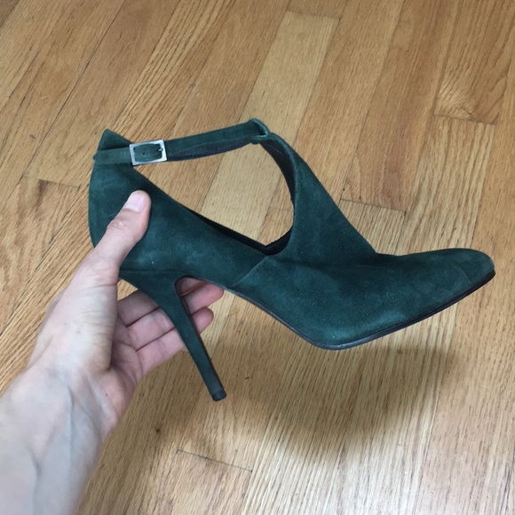 Green suede stiletto 🌱🌿💚 - Picture 2 of 4